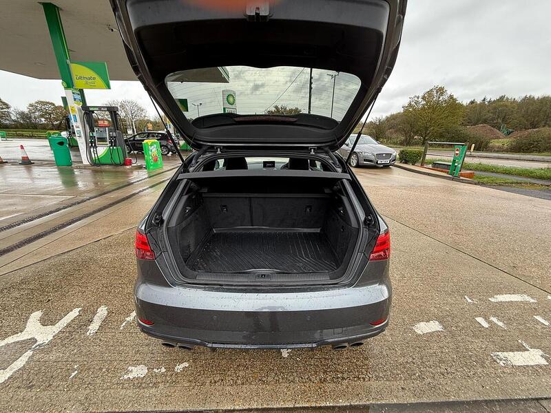 Audi S3 2.0 TFSI Black Edition Hatchback 3dr Petrol S Tronic quattro Euro 6 (s/s) (310 ps) - U10003521