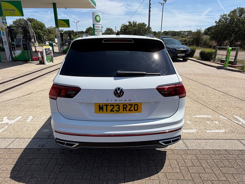 Volkswagen Tiguan 1.5 TSI R-Line SUV 5dr Petrol DSG Euro 6 (s/s) (150 ps) - U10003523