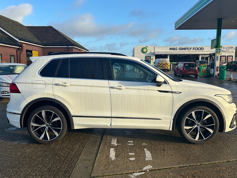 Volkswagen Tiguan 1.5 TSI R-Line SUV 5dr Petrol DSG Euro 6 (s/s) (150 ps) - U10003523