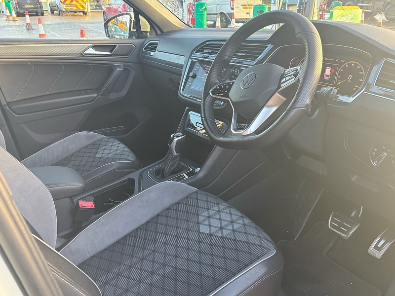 Volkswagen Tiguan 1.5 TSI R-Line SUV 5dr Petrol DSG Euro 6 (s/s) (150 ps) - U10003523