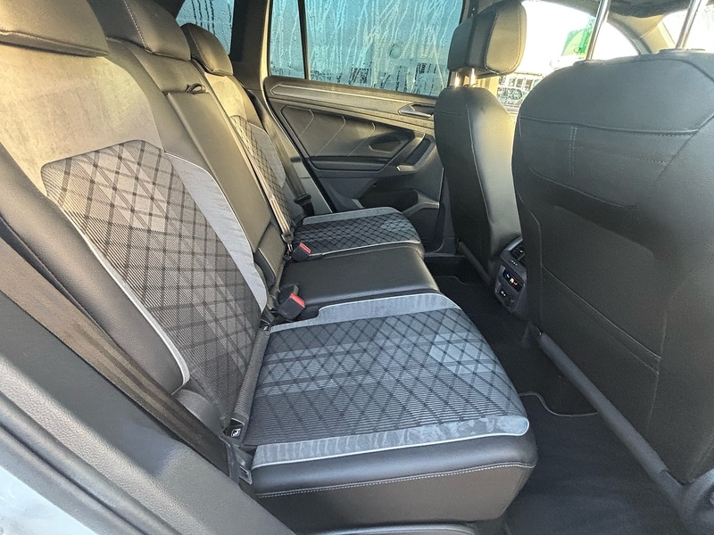 Volkswagen Tiguan 1.5 TSI R-Line SUV 5dr Petrol DSG Euro 6 (s/s) (150 ps) - U10003523