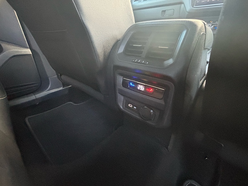 Volkswagen Tiguan 1.5 TSI R-Line SUV 5dr Petrol DSG Euro 6 (s/s) (150 ps) - U10003523