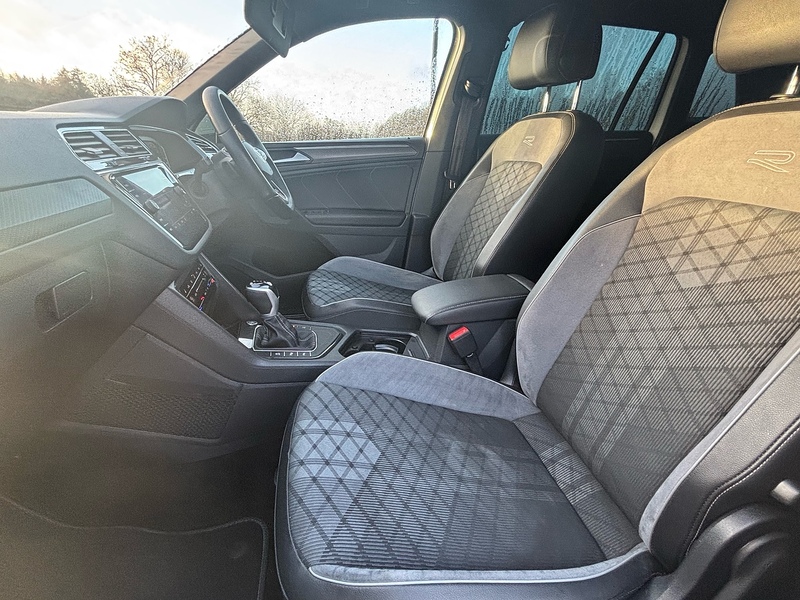 Volkswagen Tiguan 1.5 TSI R-Line SUV 5dr Petrol DSG Euro 6 (s/s) (150 ps) - U10003523