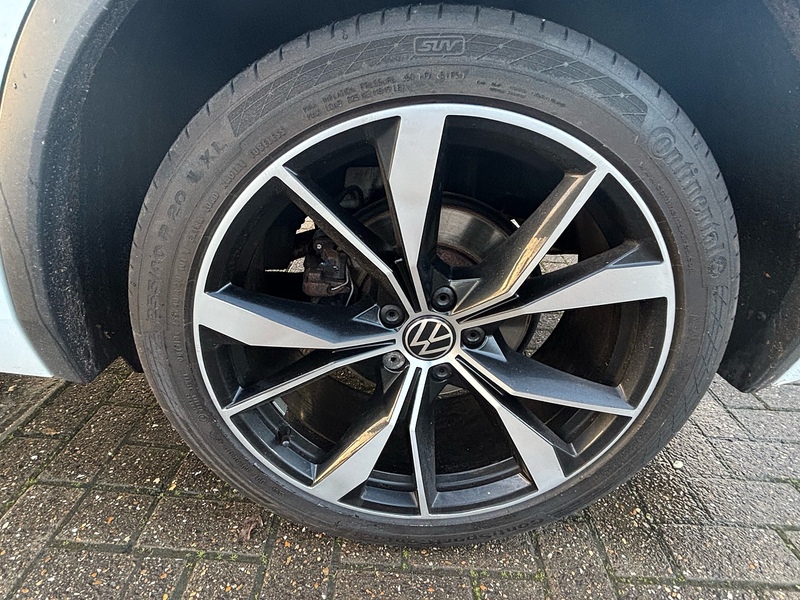 Volkswagen Tiguan 1.5 TSI R-Line SUV 5dr Petrol DSG Euro 6 (s/s) (150 ps) - U10003523