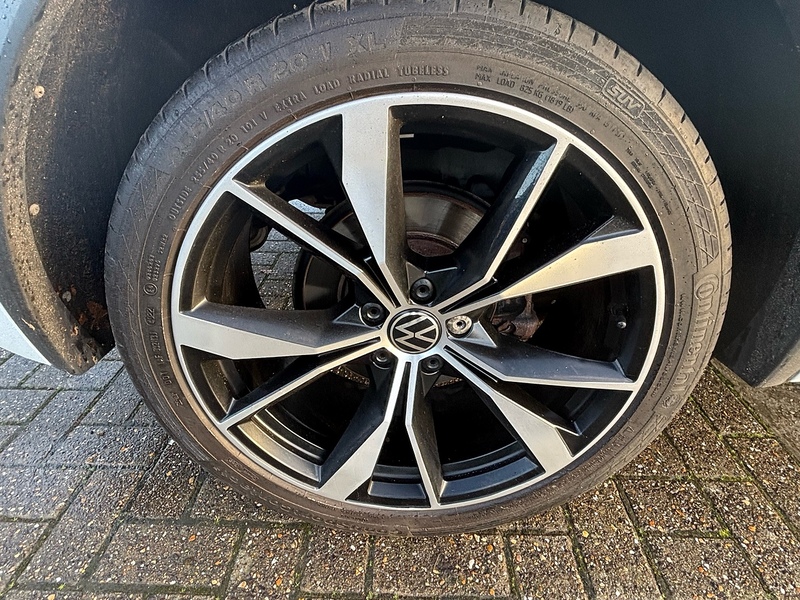 Volkswagen Tiguan 1.5 TSI R-Line SUV 5dr Petrol DSG Euro 6 (s/s) (150 ps) - U10003523