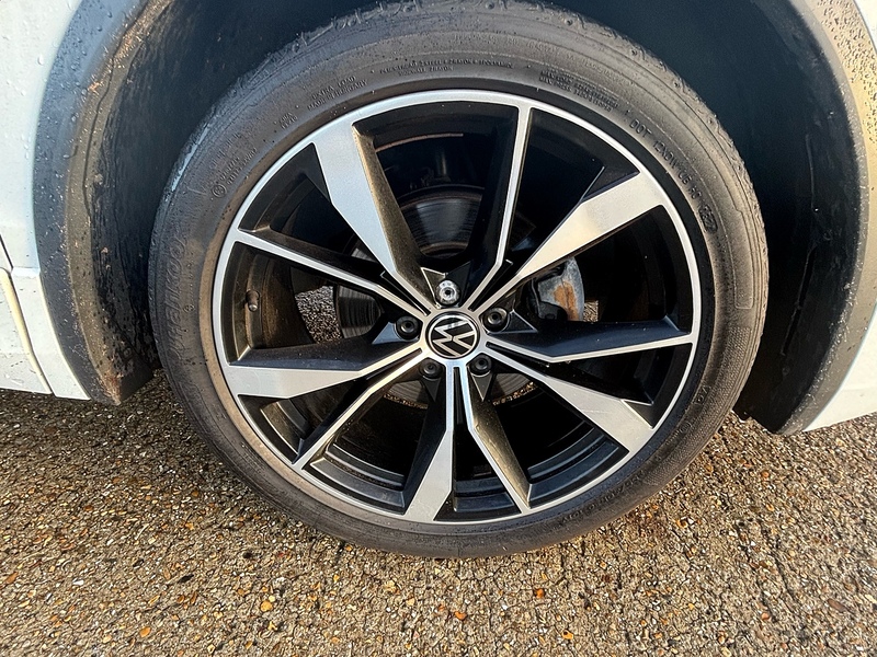 Volkswagen Tiguan 1.5 TSI R-Line SUV 5dr Petrol DSG Euro 6 (s/s) (150 ps) - U10003523