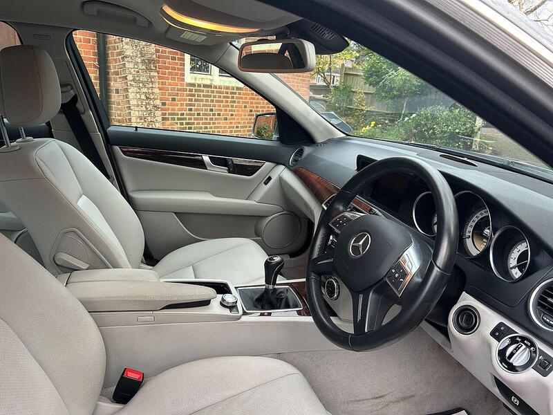 Mercedes-Benz C Class 1.8 C180 BlueEfficiency Elegance Edition 125 Euro 5 (s/s) 4dr - U10003525