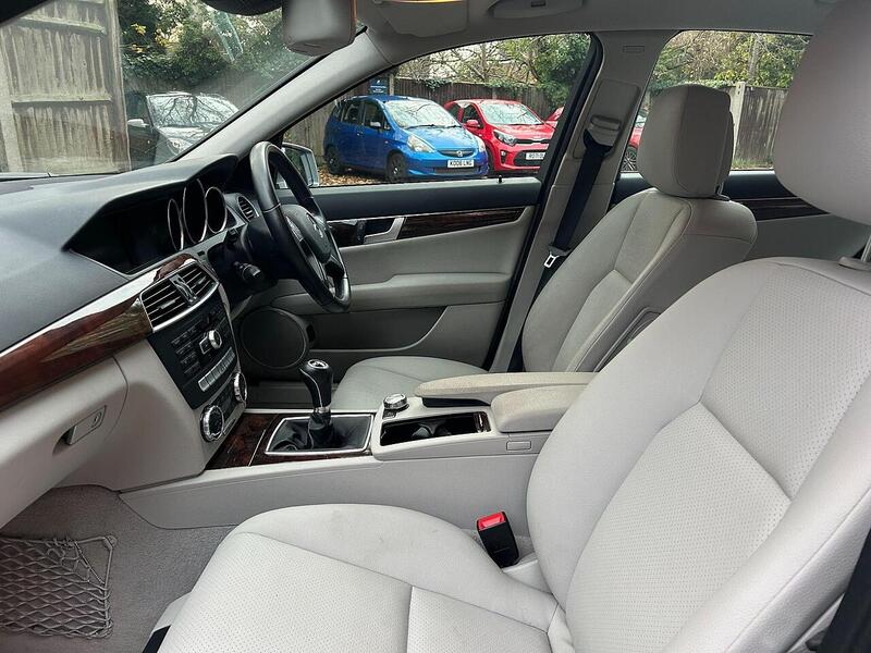 Mercedes-Benz C Class 1.8 C180 BlueEfficiency Elegance Edition 125 Euro 5 (s/s) 4dr - U10003525