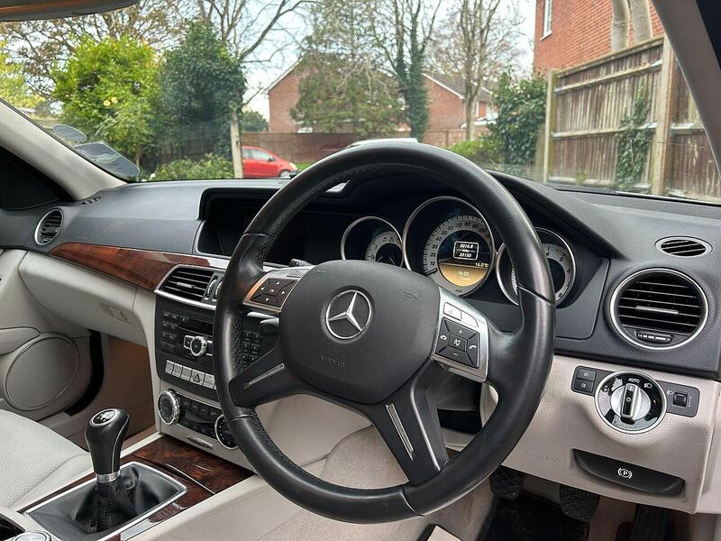 Mercedes-Benz C Class 1.8 C180 BlueEfficiency Elegance Edition 125 Euro 5 (s/s) 4dr - U10003525