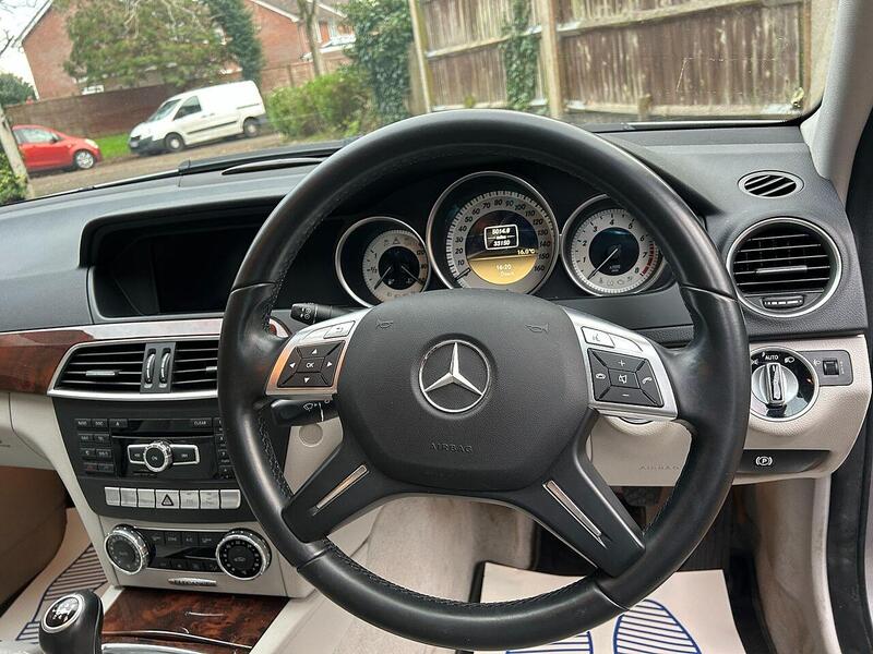Mercedes-Benz C Class 1.8 C180 BlueEfficiency Elegance Edition 125 Euro 5 (s/s) 4dr - U10003525
