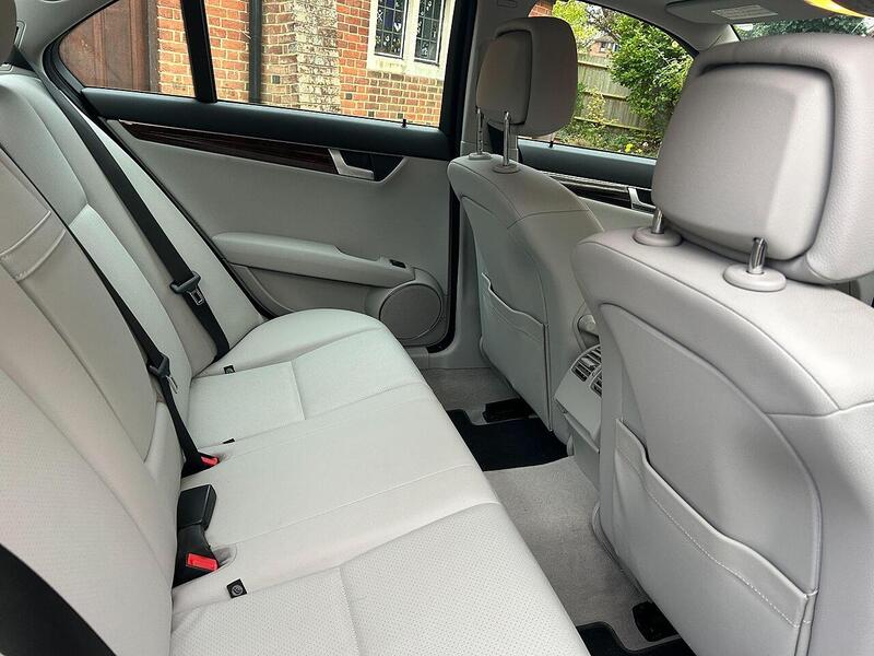 Mercedes-Benz C Class 1.8 C180 BlueEfficiency Elegance Edition 125 Euro 5 (s/s) 4dr - U10003525