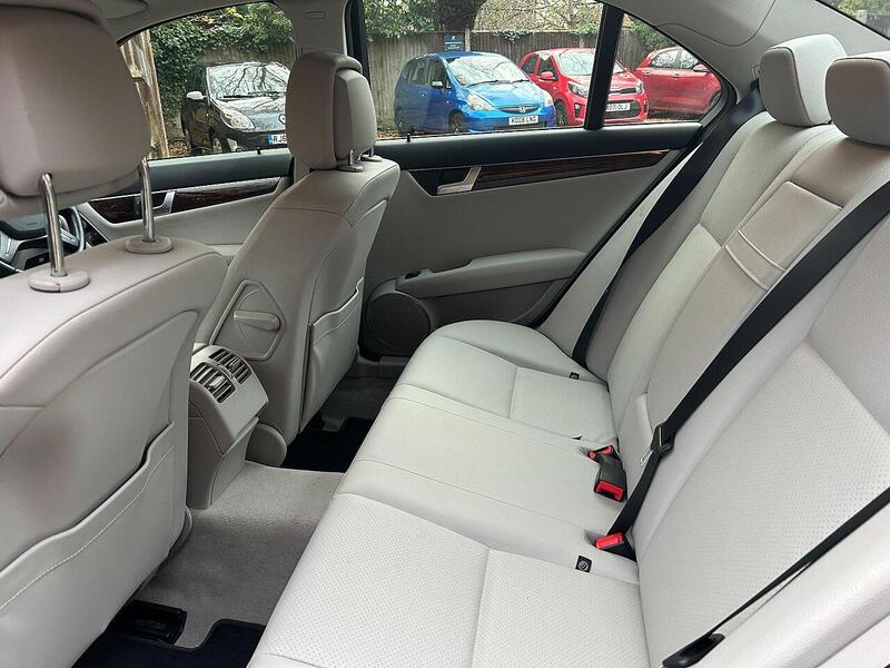 Mercedes-Benz C Class 1.8 C180 BlueEfficiency Elegance Edition 125 Euro 5 (s/s) 4dr - U10003525