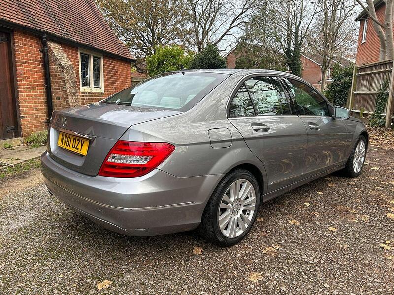 Mercedes-Benz C Class 1.8 C180 BlueEfficiency Elegance Edition 125 Euro 5 (s/s) 4dr - U10003525