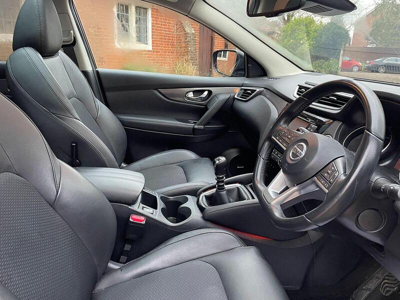 Nissan Qashqai 1.2 DIG-T Tekna Euro 6 (s/s) 5dr - U10003527