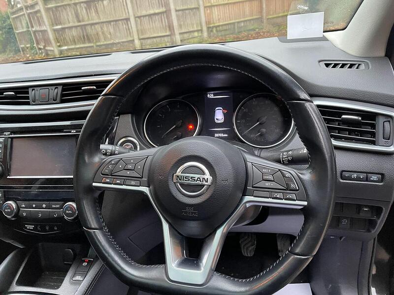 Nissan Qashqai 1.2 DIG-T Tekna Euro 6 (s/s) 5dr - U10003527