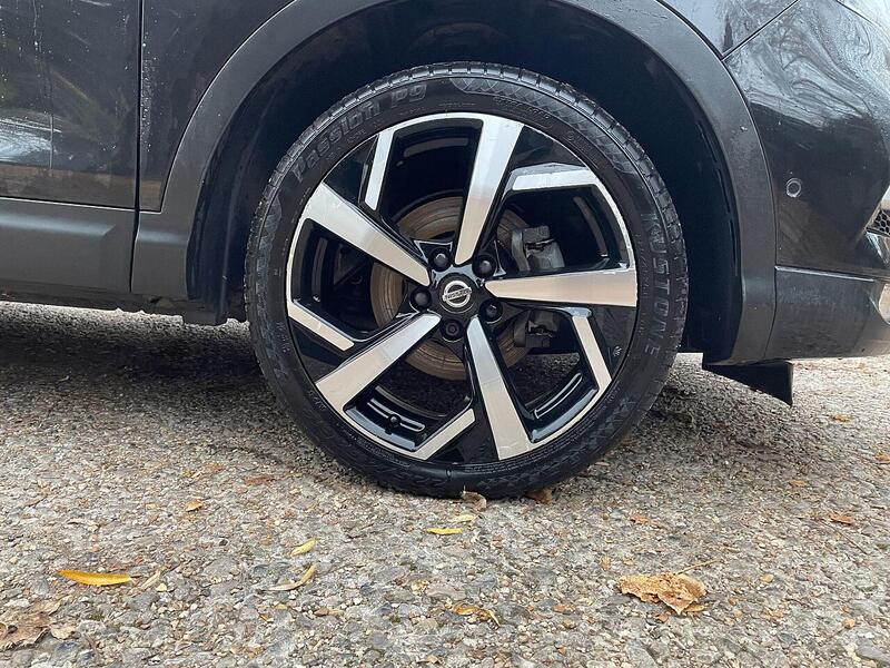 Nissan Qashqai 1.2 DIG-T Tekna Euro 6 (s/s) 5dr - U10003527