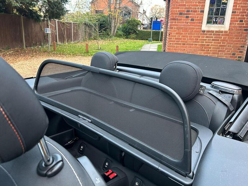 MINI Convertible 1.5 Cooper Classic Convertible 2dr Petrol Manual Euro 6 (s/s) (136 ps) - U10003530