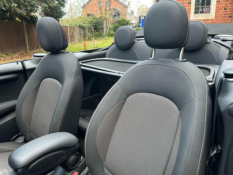 MINI Convertible 1.5 Cooper Classic Convertible 2dr Petrol Manual Euro 6 (s/s) (136 ps) - U10003530