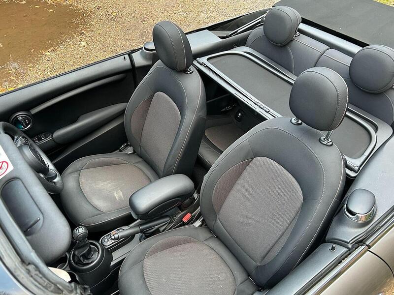 MINI Convertible 1.5 Cooper Classic Convertible 2dr Petrol Manual Euro 6 (s/s) (136 ps) - U10003530