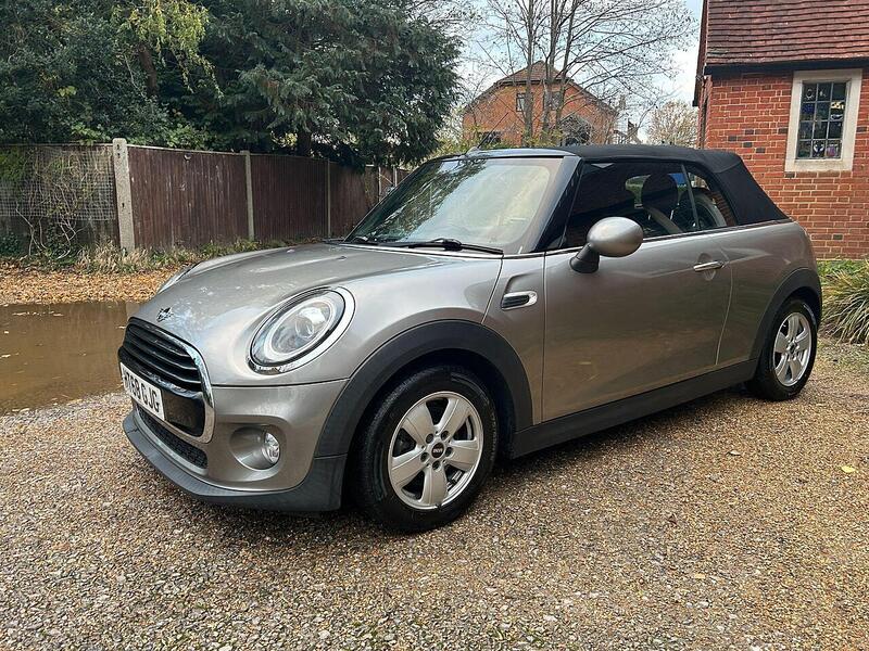 MINI Convertible 1.5 Cooper Classic Convertible 2dr Petrol Manual Euro 6 (s/s) (136 ps) - U10003530