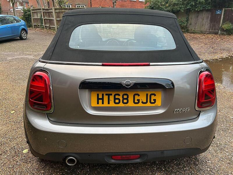 MINI Convertible 1.5 Cooper Classic Convertible 2dr Petrol Manual Euro 6 (s/s) (136 ps) - U10003530