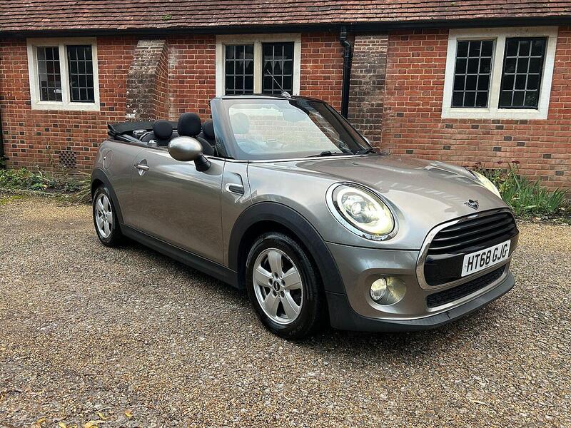 MINI Convertible 1.5 Cooper Classic Convertible 2dr Petrol Manual Euro 6 (s/s) (136 ps) - U10003530