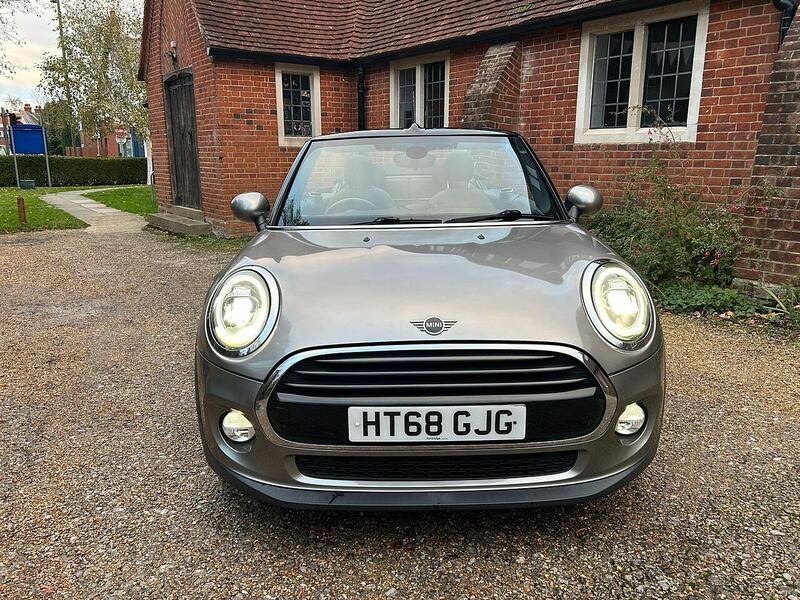 MINI Convertible 1.5 Cooper Classic Convertible 2dr Petrol Manual Euro 6 (s/s) (136 ps) - U10003530