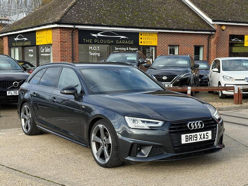Audi A4 Avant 2.0 TFSI 35 Black Edition Estate 5dr Petrol Manual Euro 6 (s/s) (150 ps) - U10003532