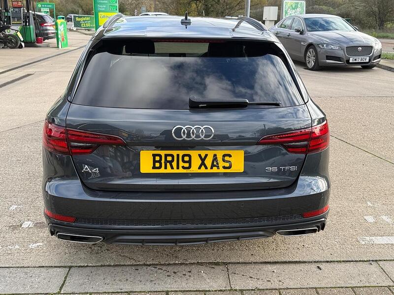 Audi A4 Avant 2.0 TFSI 35 Black Edition Estate 5dr Petrol Manual Euro 6 (s/s) (150 ps) - U10003532