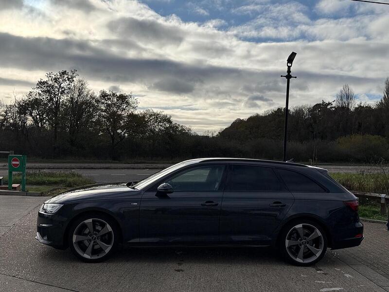 Audi A4 Avant 2.0 TFSI 35 Black Edition Estate 5dr Petrol Manual Euro 6 (s/s) (150 ps) - U10003532