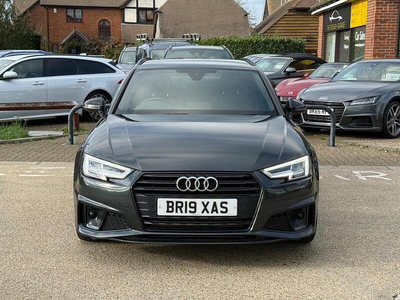 Audi A4 Avant 2.0 TFSI 35 Black Edition Estate 5dr Petrol Manual Euro 6 (s/s) (150 ps) - U10003532
