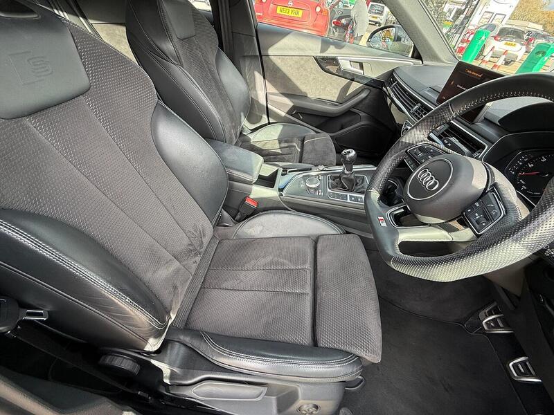 Audi A4 Avant 2.0 TFSI 35 Black Edition Estate 5dr Petrol Manual Euro 6 (s/s) (150 ps) - U10003532