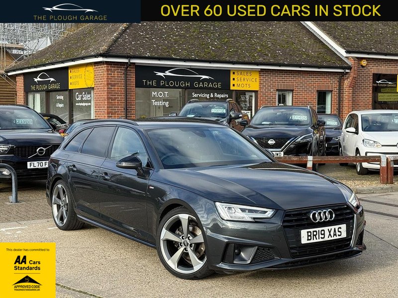 Audi A4 Avant 2.0 TFSI 35 Black Edition Estate 5dr Petrol Manual Euro 6 (s/s) (150 ps) - U10003532