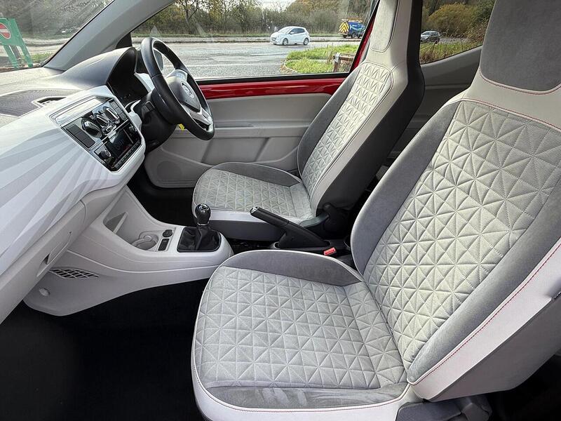 Volkswagen up! 1.0 up! beats Euro 6 (s/s) 3dr - U10003538