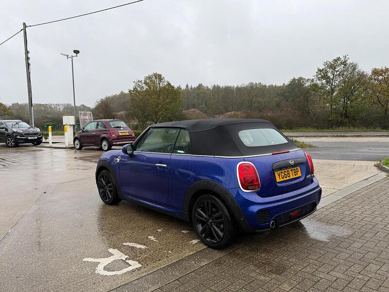 MINI Convertible 1.5 Cooper Sport Euro 6 (s/s) 2dr - U10003540