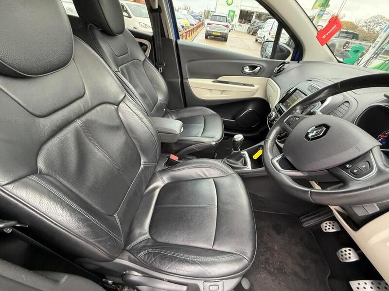 Renault Captur 0.9 TCe ENERGY GT Line SUV 5dr Petrol Euro 6 (s/s) (90 ps) - U10003542