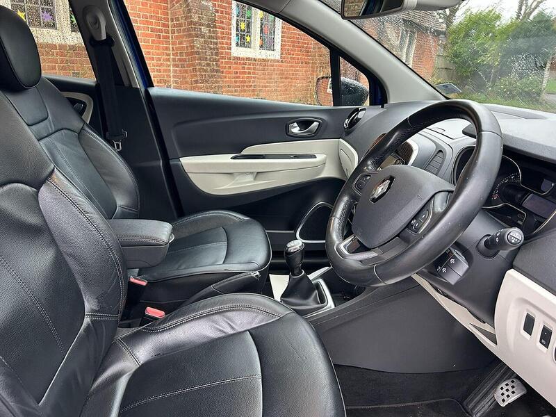 Renault Captur 0.9 TCe ENERGY GT Line SUV 5dr Petrol Euro 6 (s/s) (90 ps) - U10003542