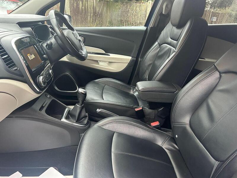 Renault Captur 0.9 TCe ENERGY GT Line SUV 5dr Petrol Euro 6 (s/s) (90 ps) - U10003542