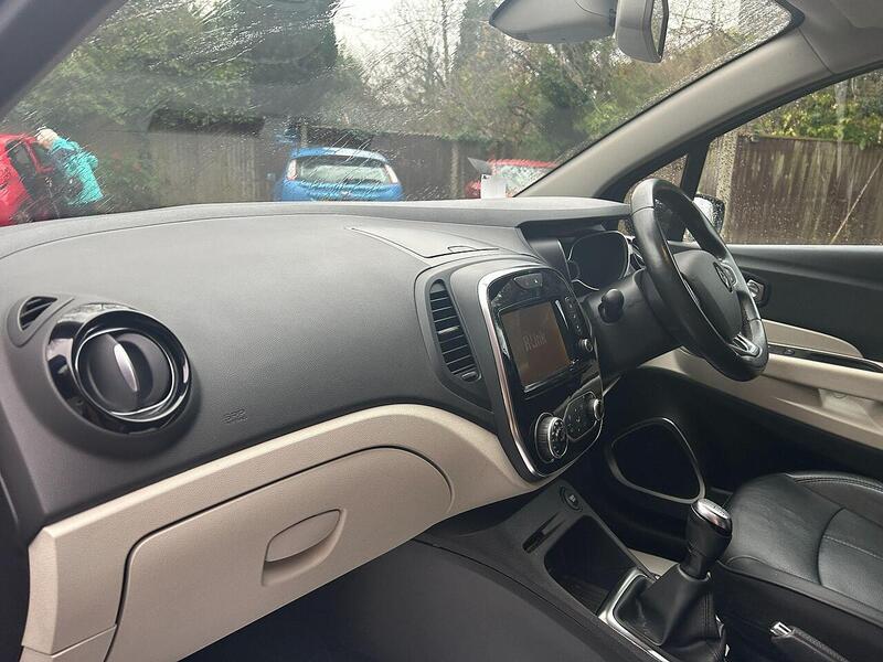 Renault Captur 0.9 TCe ENERGY GT Line SUV 5dr Petrol Euro 6 (s/s) (90 ps) - U10003542