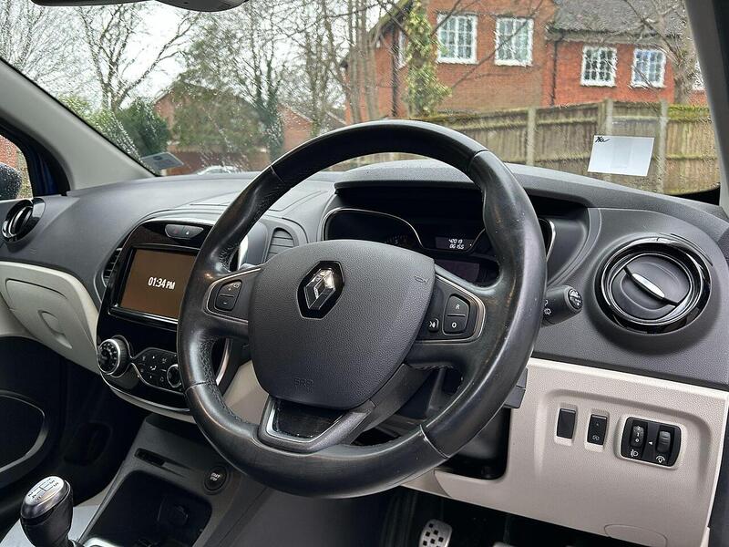 Renault Captur 0.9 TCe ENERGY GT Line SUV 5dr Petrol Euro 6 (s/s) (90 ps) - U10003542