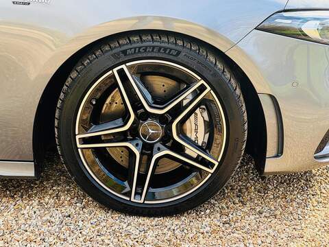 Mercedes-Benz A Class 2.0 A35 AMG (Premium Plus) SpdS DCT 4MATIC Euro 6 (s/s) 5dr - U10003543