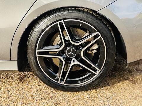 Mercedes-Benz A Class 2.0 A35 AMG (Premium Plus) SpdS DCT 4MATIC Euro 6 (s/s) 5dr - U10003543