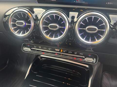 Mercedes-Benz A Class 2.0 A35 AMG (Premium Plus) SpdS DCT 4MATIC Euro 6 (s/s) 5dr - U10003543