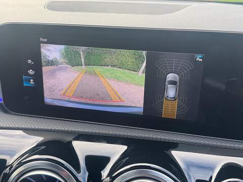 Mercedes-Benz A Class 2.0 A35 AMG (Premium Plus) SpdS DCT 4MATIC Euro 6 (s/s) 5dr - U10003543