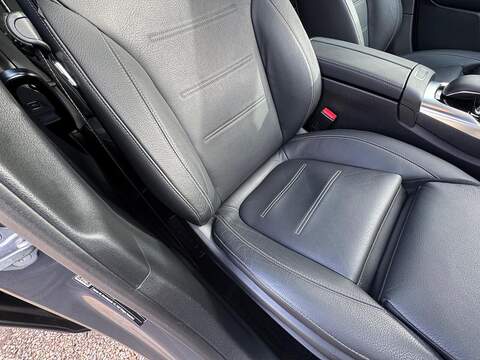 Mercedes-Benz A Class 2.0 A35 AMG (Premium Plus) SpdS DCT 4MATIC Euro 6 (s/s) 5dr - U10003543