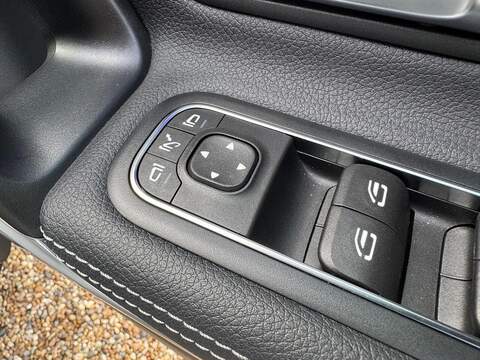 Mercedes-Benz A Class 2.0 A35 AMG (Premium Plus) SpdS DCT 4MATIC Euro 6 (s/s) 5dr - U10003543