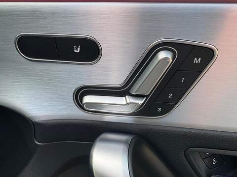 Mercedes-Benz A Class 2.0 A35 AMG (Premium Plus) SpdS DCT 4MATIC Euro 6 (s/s) 5dr - U10003543