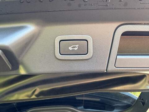 Land Rover Range Rover Velar 2.0 P250 R-Dynamic S SUV 5dr Petrol Auto 4WD Euro 6 (s/s) (250 ps) - U10003544