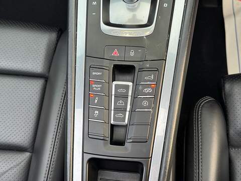 Porsche 911 3.8 991 Carrera S Convertible 2dr Petrol PDK Euro 5 (s/s) (400 ps) - U10003545