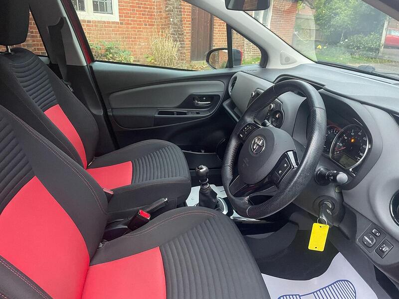 Toyota Yaris 1.33 Dual VVT-i Sport Hatchback 5dr Petrol Manual Euro 5 Euro 5 (99 ps) - U10003549